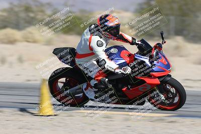 media/Dec-01-2025-Moto Forza (Mon) [[2daa91e15f]]/3-Beginner Group/Session 2 (Turn 7 Inside Pans)/